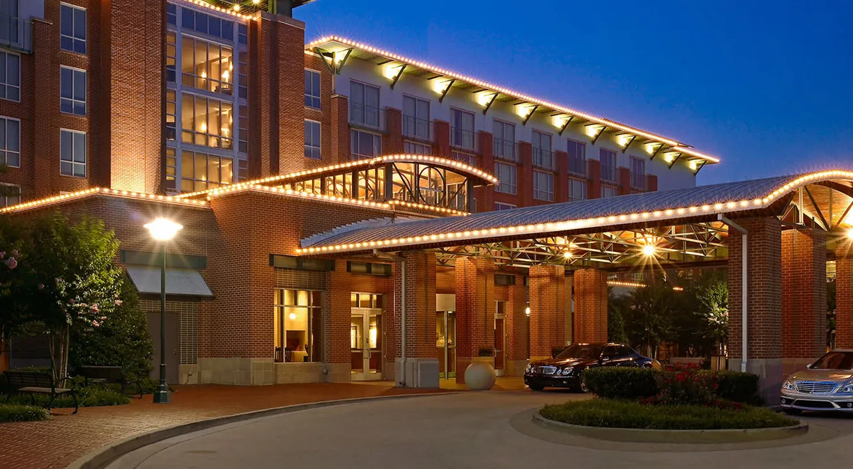 Curio-Chattanoogan-Hero (1)